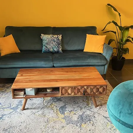 Nice With Balcony In Saint-denis